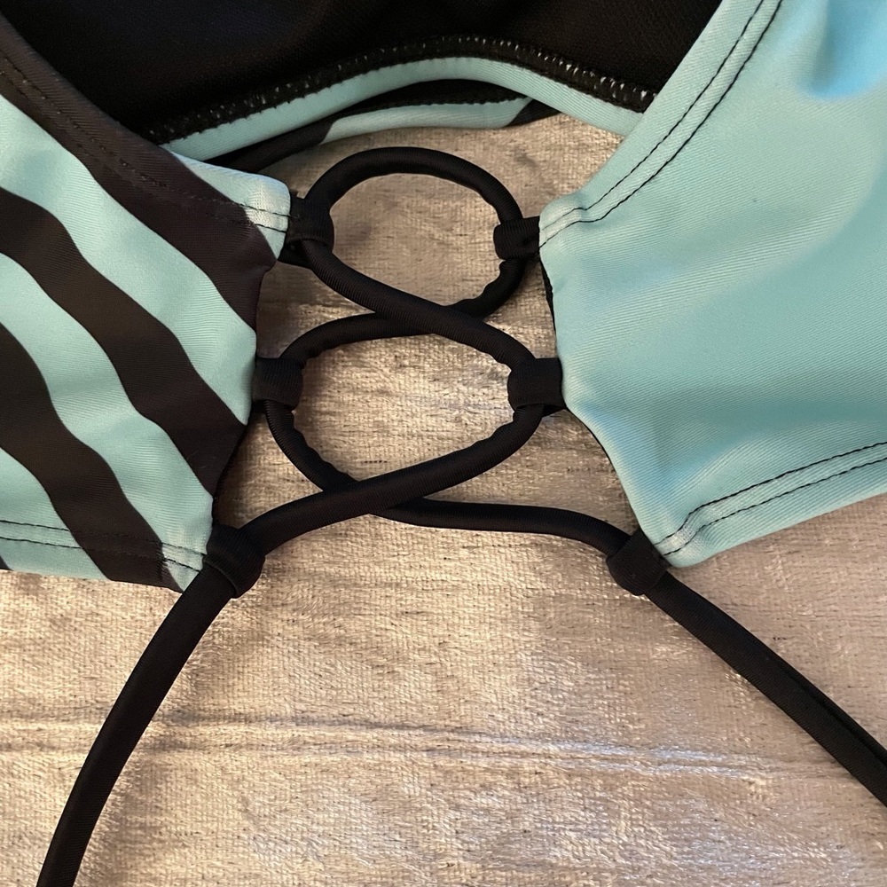 Two Piece Swimsuit Black and Blue Size Medium - Picture 5 of 13